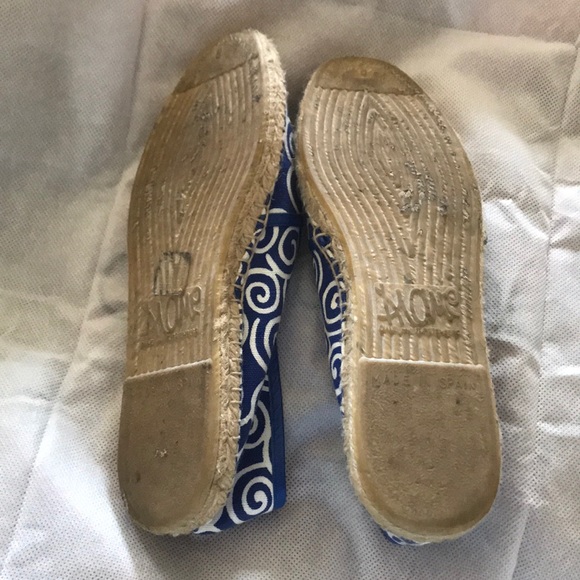 Espadrilles - Picture 2 of 3